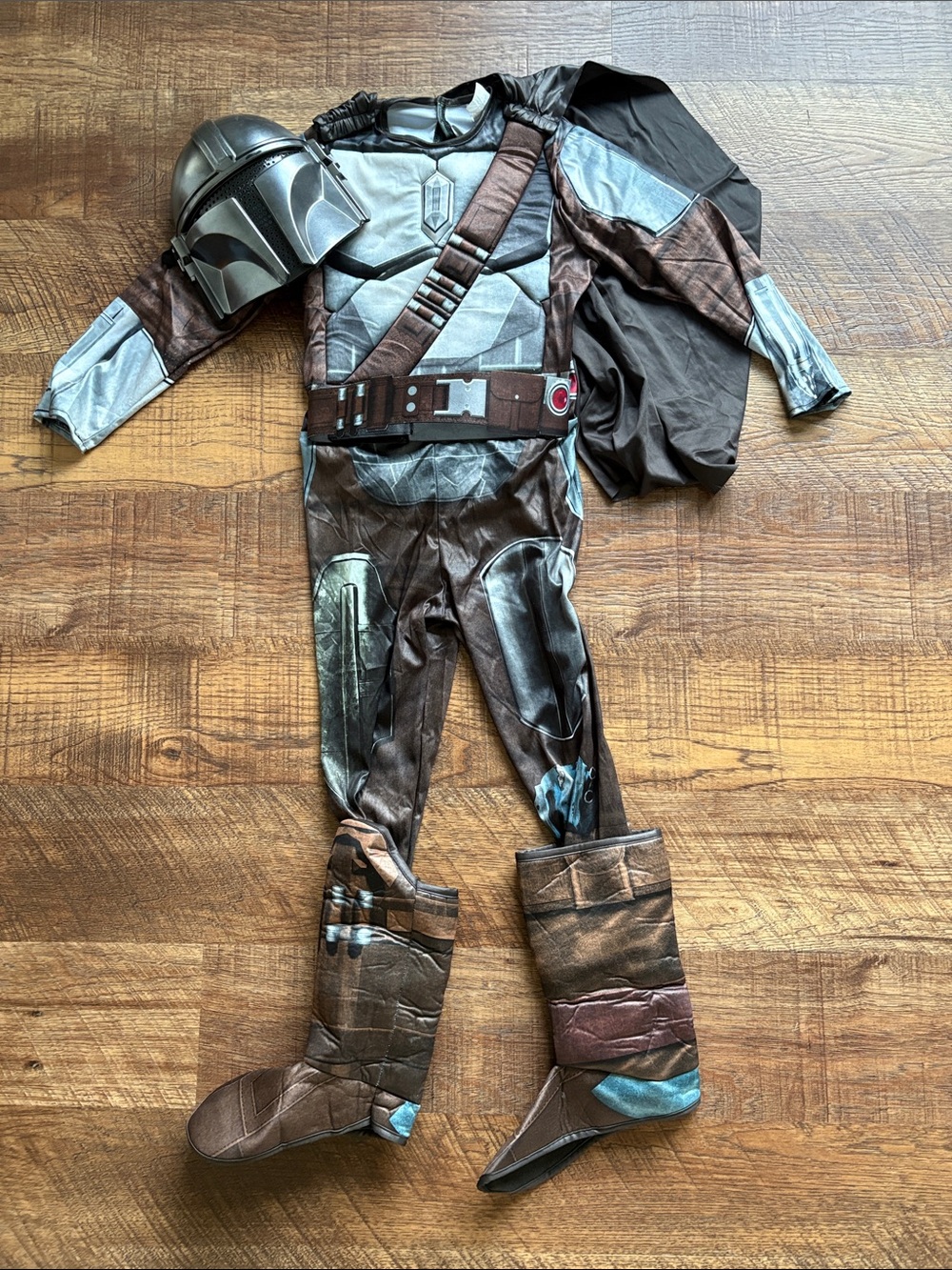 Official Star Wars Mandalorian Costume with Cape and Helmet